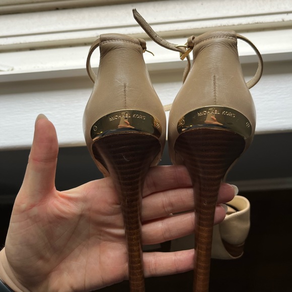 Beautiful Designer High Heels ✨ - Picture 2 of 5